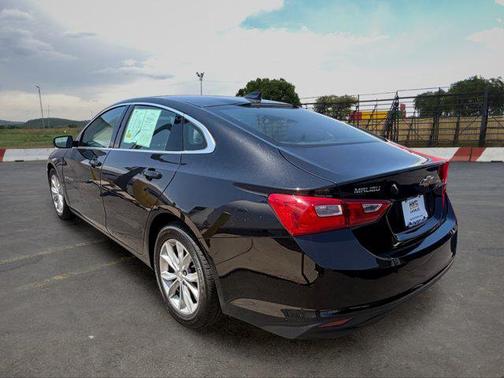 Mosaic Black Metallic 2023 Chevrolet Malibu FWD 1LT