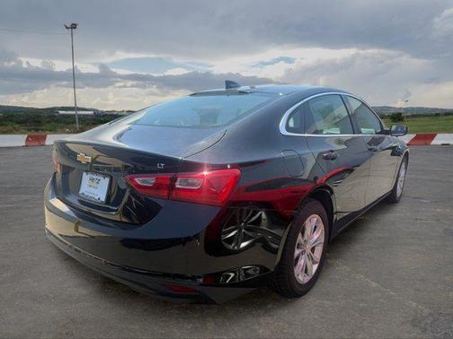 Mosaic Black Metallic 2023 Chevrolet Malibu FWD 1LT