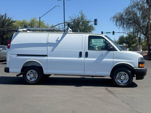 2025 Chevrolet Express 2500 RWD 2500 Regular Wheelbase WT