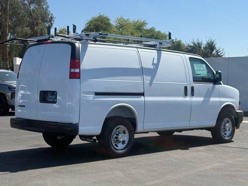 2025 Chevrolet Express 2500 RWD 2500 Regular Wheelbase WT
