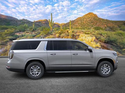 2025 Chevrolet Suburban LT