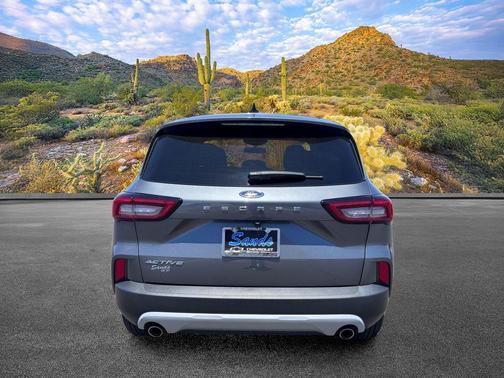 Carbonized Gray Metallic 2024 Ford Escape Active