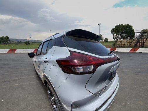 Boulder Gray Pearl 2023 Nissan Kicks SR