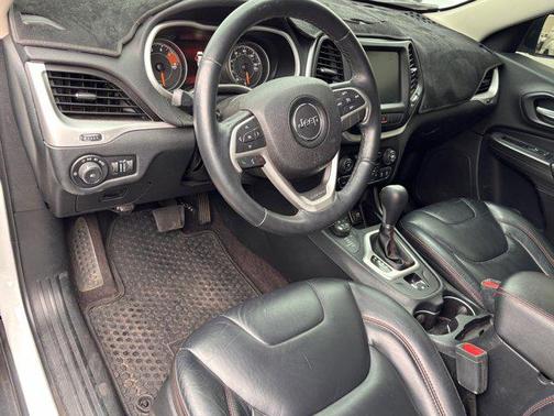 Bright White Clearcoat 2016 Jeep Cherokee Trailhawk