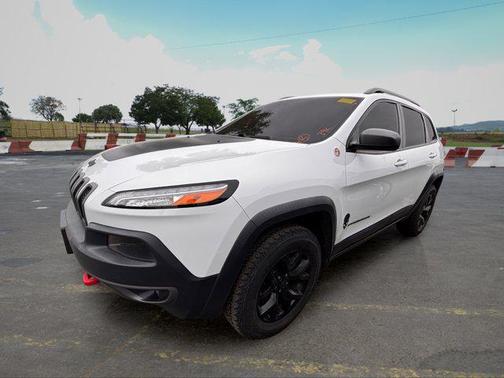 Bright White Clearcoat 2016 Jeep Cherokee Trailhawk