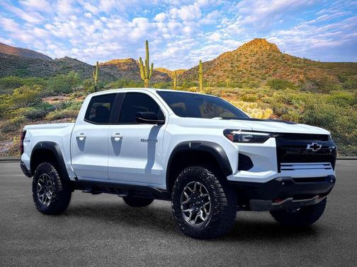Summit White 2025 Chevrolet Colorado ZR2