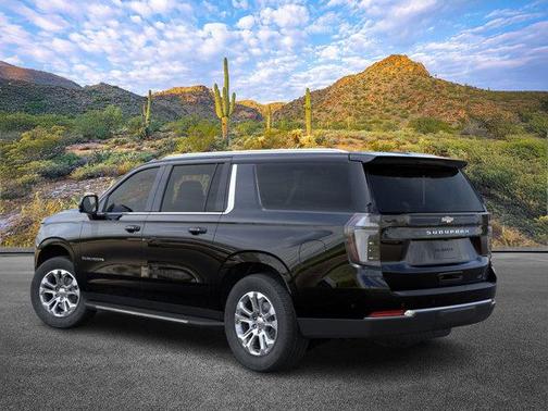 2025 Chevrolet Suburban LT