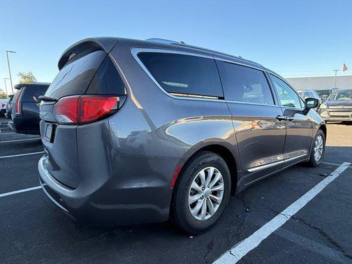 2018 Chrysler Pacifica Touring-L