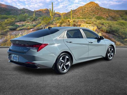 2023 Hyundai ELANTRA Limited