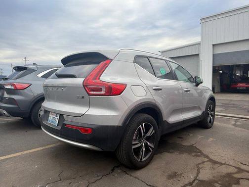 2024 Volvo XC40 B5 Core