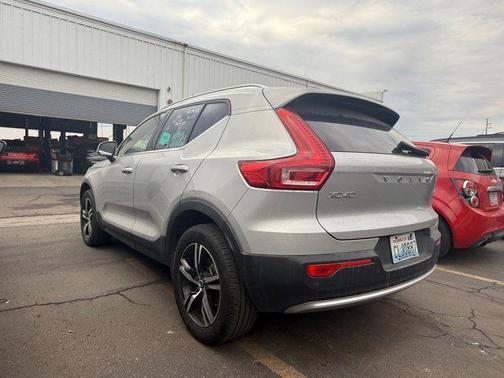 2024 Volvo XC40 B5 Core