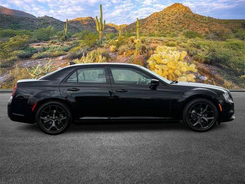 2022 Chrysler 300 S
