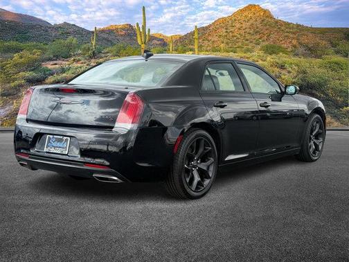 2022 Chrysler 300 S