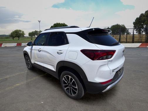 Summit White 2024 Chevrolet Trailblazer LT