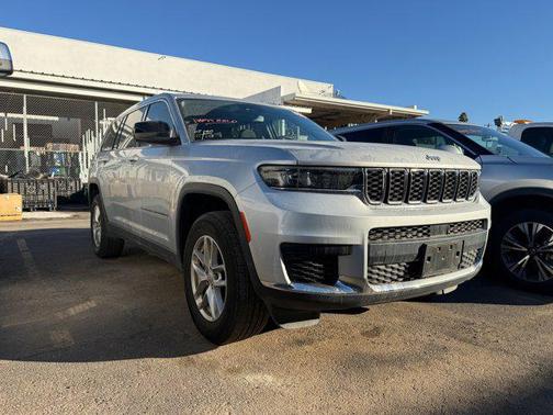 2023 Jeep Grand Cherokee L Laredo