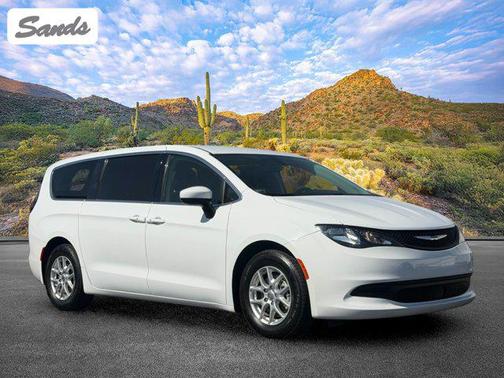 Bright White Clearcoat 2022 Chrysler Voyager LX