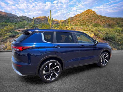 Cosmic Blue Metallic 2024 Mitsubishi Outlander SE 2.5 2WD