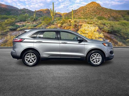 Silver Metallic 2023 Ford Edge SEL