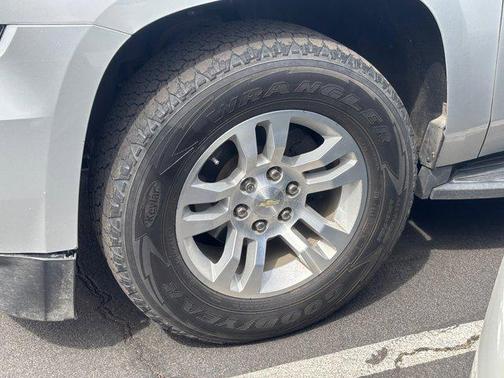 Silver Ice Metallic 2020 Chevrolet Suburban LT