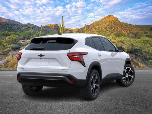 Summit White 2026 Chevrolet Trax FWD 1RS