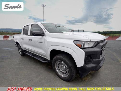 Summit White 2023 Chevrolet Colorado WT