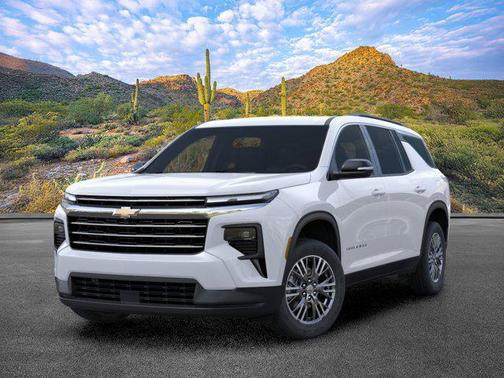 Polar White Tricoat 2026 Chevrolet Traverse LT