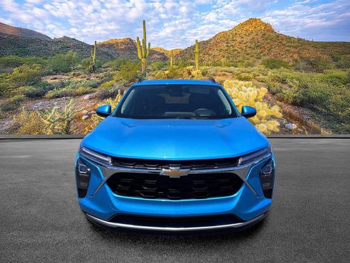 Marina Blue Metallic 2025 Chevrolet Trax LT