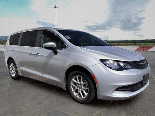 Silver Mist Clearcoat 2023 Chrysler Voyager LX