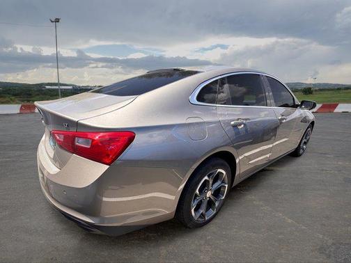 Mineral Gray Metallic 2024 Chevrolet Malibu FWD 1LT