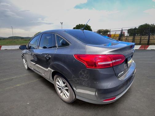 Magnetic 2018 Ford Focus SE