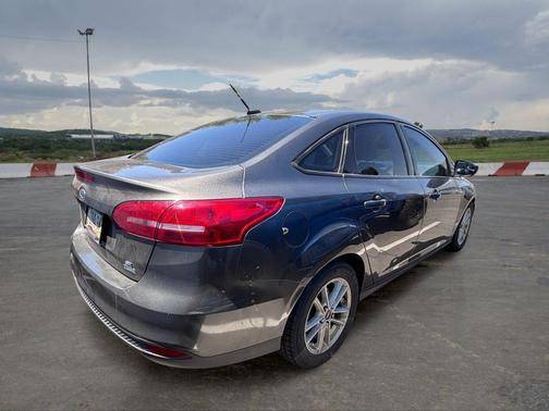 Magnetic 2018 Ford Focus SE