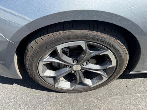 Sterling Gray Metallic 2023 Chevrolet Malibu FWD 1LT