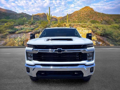 Summit White 2026 Chevrolet Silverado 3500 LT