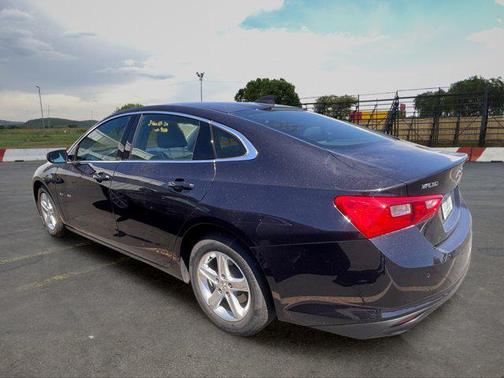 Dark Ash Metallic 2023 Chevrolet Malibu FWD 1LT
