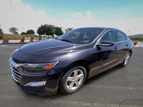 Dark Ash Metallic 2023 Chevrolet Malibu FWD 1LT