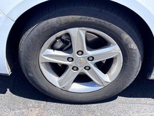 Summit White 2023 Chevrolet Malibu FWD 1LT