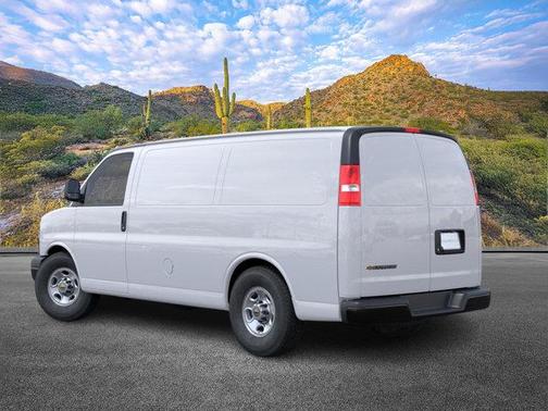 2025 Chevrolet Express 2500 RWD 2500 Regular Wheelbase WT
