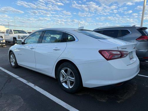 2022 Chevrolet Malibu FWD LT