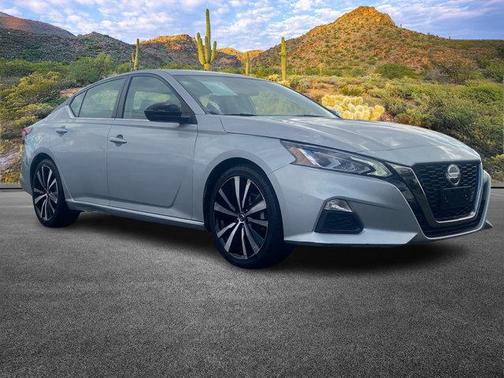 2021 Nissan Altima SR FWD