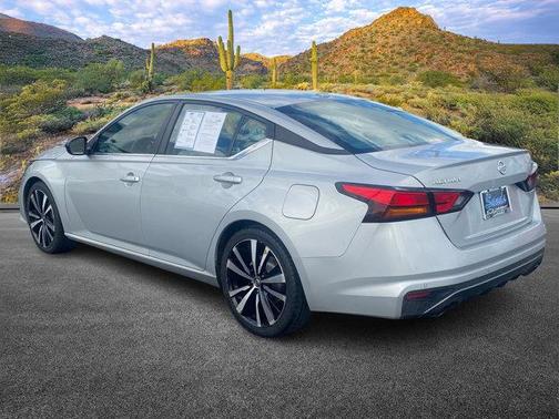 2021 Nissan Altima SR FWD