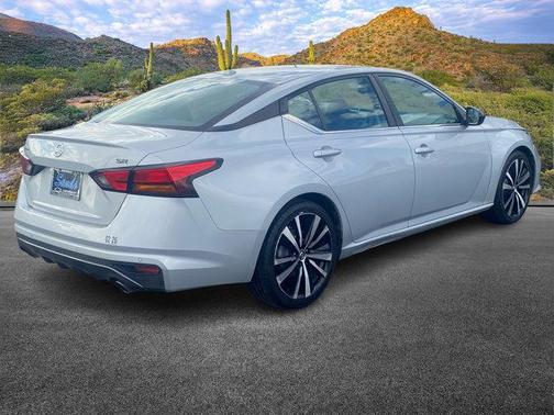 2021 Nissan Altima SR FWD