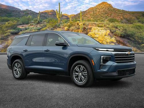 2024 Chevrolet Traverse LT