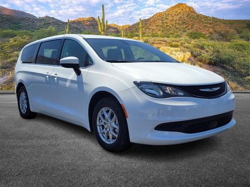 2022 Chrysler Voyager LX