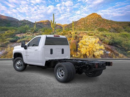 2025 Chevrolet Silverado 3500 WT