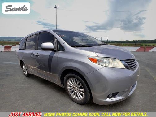 Silver Sky Metallic 2015 Toyota Sienna XLE