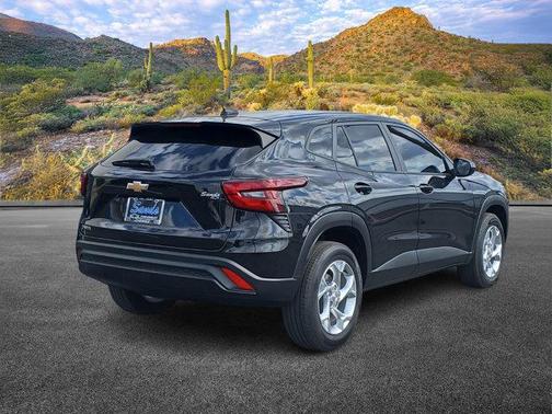 2025 Chevrolet Trax LS