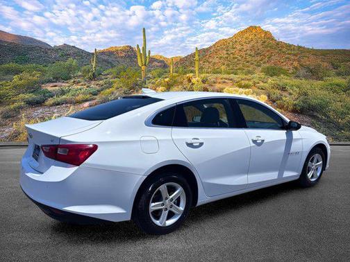 Summit White 2023 Chevrolet Malibu FWD 1LT