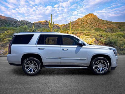 Radiant Silver Metallic 2020 Cadillac Escalade Base