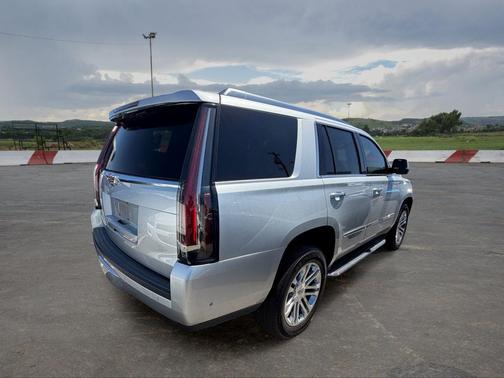 Radiant Silver Metallic 2020 Cadillac Escalade Base