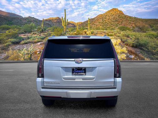 Radiant Silver Metallic 2020 Cadillac Escalade Base